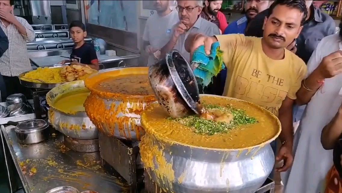 印度早餐味道还是可以的;生意好的啊三都有点忙不过来了